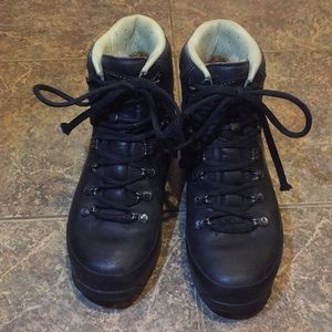 Meindl Hiking Boots (W 7.5)